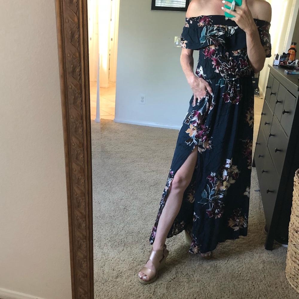 Off shoulder floral maxi